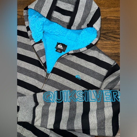 Quicksilver Sherpa Lined Skater Boys Hoodie 10/12 (runs big) like 12/14 - Picture 2 of 4
